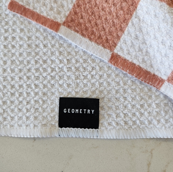 Geometry Towel - Picture 4 of 4